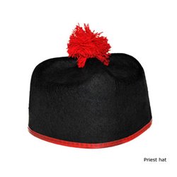 Chapeau de prêtre avec pompon rouge