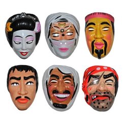 Divers Personnages en Masque Coque